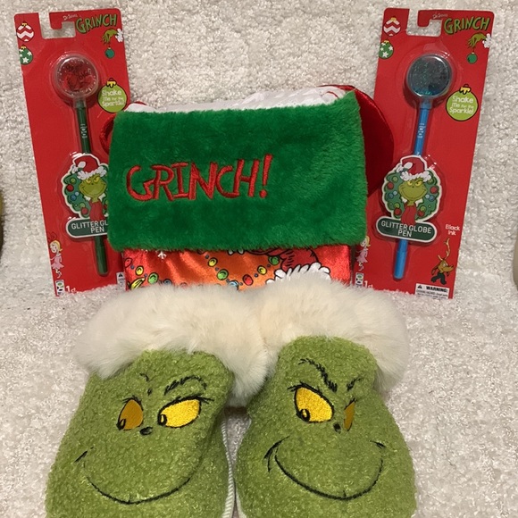 American Eagle Outfitters | Shoes | American Eagle Grinch Scuff Slipper Sz  Small Grinch Stocking 2 Glitter Pens New | Poshmark